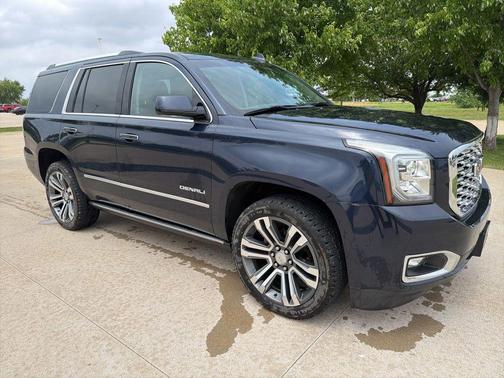 Dark Sapphire Blue Metallic 2019 GMC Yukon Denali