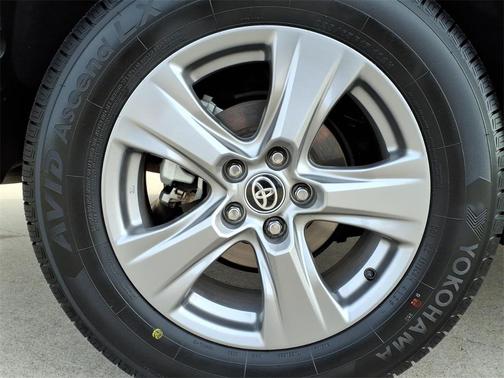 2025 Toyota RAV4 Hybrid LE