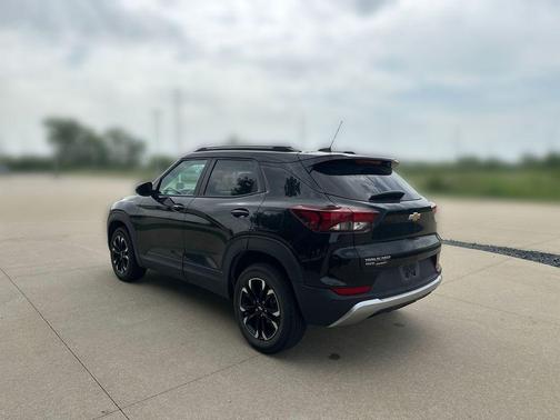 Mosaic Black Metallic 2021 Chevrolet Trailblazer LT
