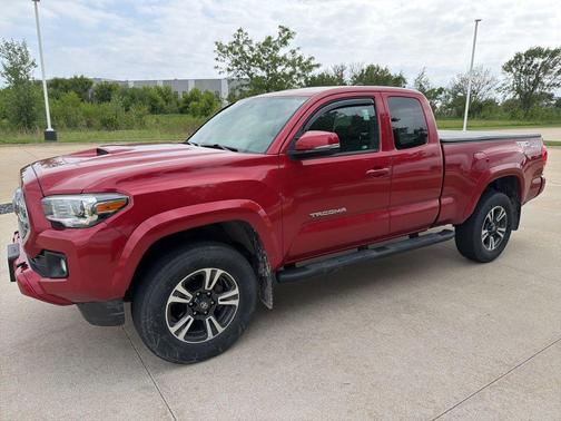 Barcelona Red Metallic 2017 Toyota Tacoma TRD Sport