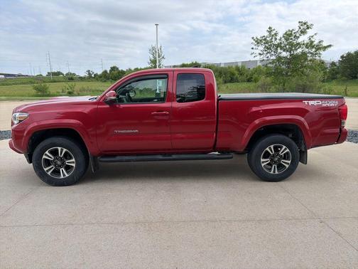 Barcelona Red Metallic 2017 Toyota Tacoma TRD Sport