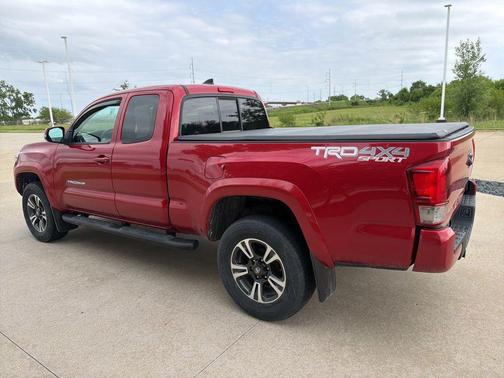 Barcelona Red Metallic 2017 Toyota Tacoma TRD Sport