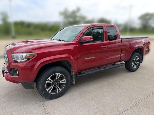 Barcelona Red Metallic 2017 Toyota Tacoma TRD Sport