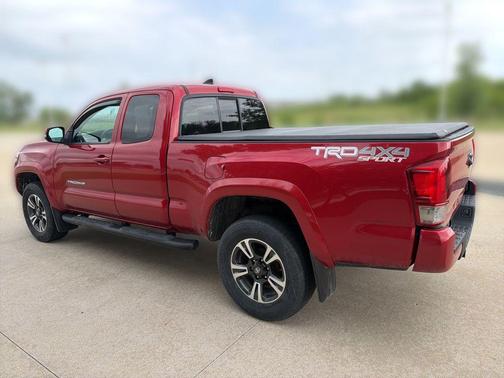 Barcelona Red Metallic 2017 Toyota Tacoma TRD Sport