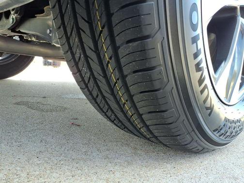 Celestial Silver Metallic 2024 Toyota Highlander XLE