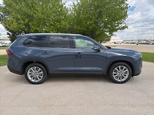 Storm Cloud 2025 Toyota Grand Highlander Platinum