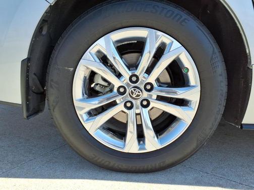 2024 Toyota Sienna Platinum