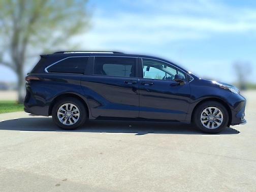 Blueprint 2023 Toyota Sienna LE