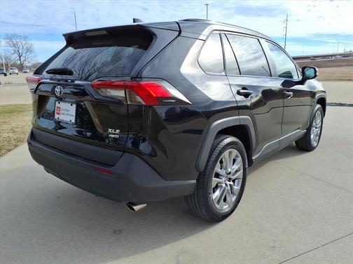 2022 Toyota RAV4 XLE Premium