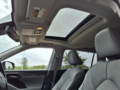 2022 Toyota Highlander Limited