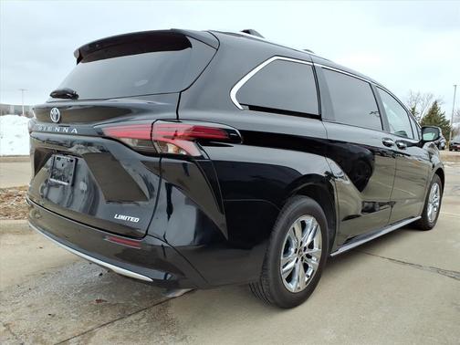 2025 Toyota Sienna Limited