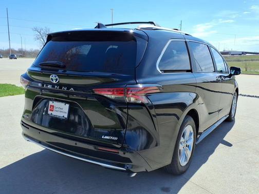 2025 Toyota Sienna Limited