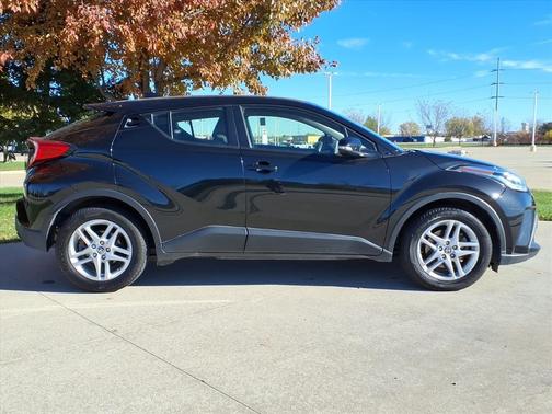 2021 Toyota C-HR LE
