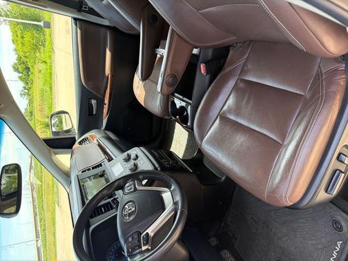 Blizzard Pearl 2015 Toyota Sienna Limited Premium