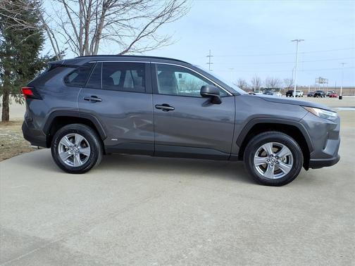 2025 Toyota RAV4 Hybrid LE