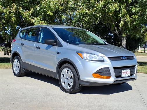2016 Ford Escape S