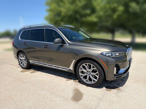 Manhattan Green Metallic 2020 BMW X7 xDrive40i