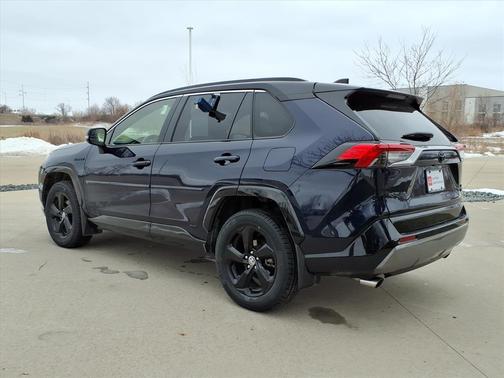 2020 Toyota RAV4 Hybrid SE