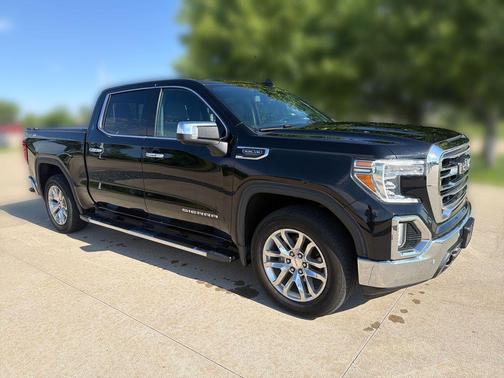 Onyx Black 2022 GMC Sierra 1500 SLT