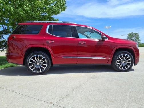 2020 GMC Acadia Denali