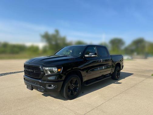 Diamond Black Crystal Pearlcoat 2019 RAM 1500 Big Horn