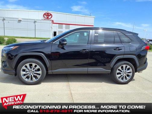 2022 Toyota RAV4 XLE Premium