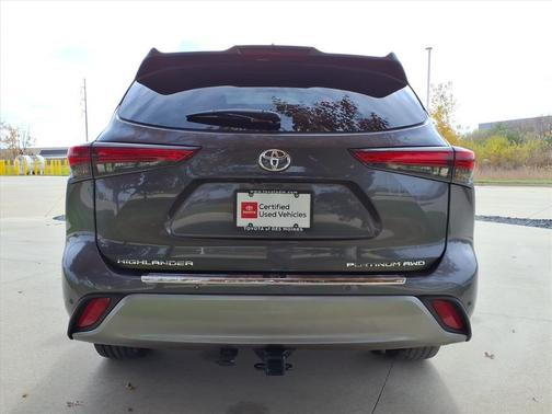 2022 Toyota Highlander Platinum