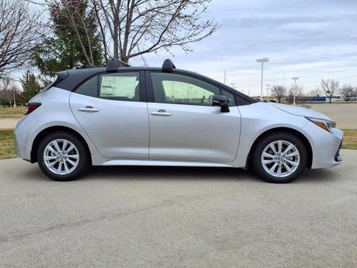2025 Toyota Corolla Hatchback SE