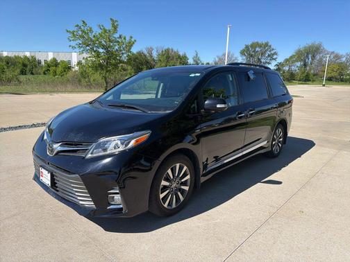 Midnight Black Metallic 2020 Toyota Sienna Limited Premium