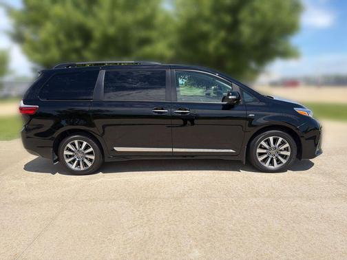 Midnight Black Metallic 2020 Toyota Sienna Limited Premium