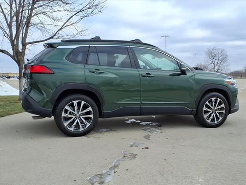 2023 Toyota Corolla Cross XLE