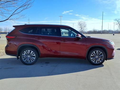 2021 Toyota Highlander Platinum