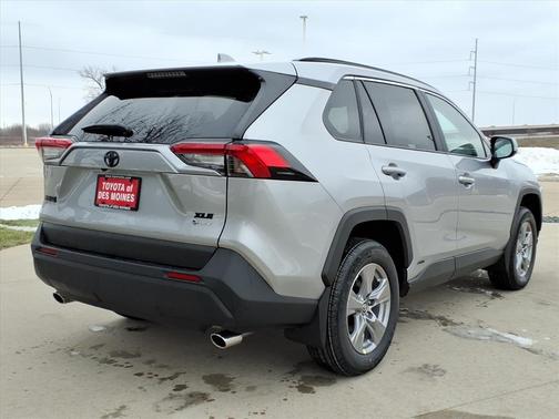 2025 Toyota RAV4 Hybrid XLE