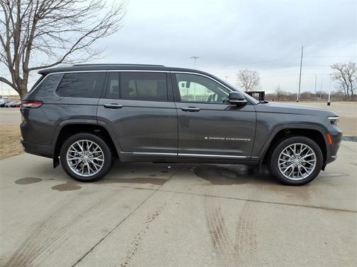 2022 Jeep Grand Cherokee L Summit
