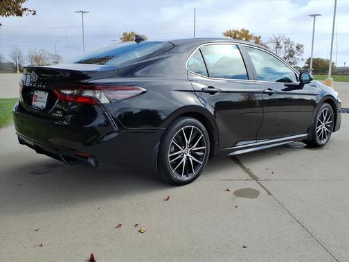 2024 Toyota Camry Hybrid SE