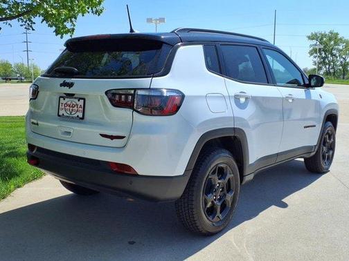 2024 Jeep Compass Trailhawk