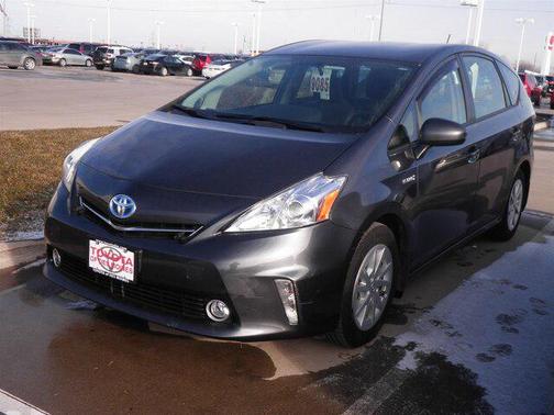 2013 Toyota Prius v Two
