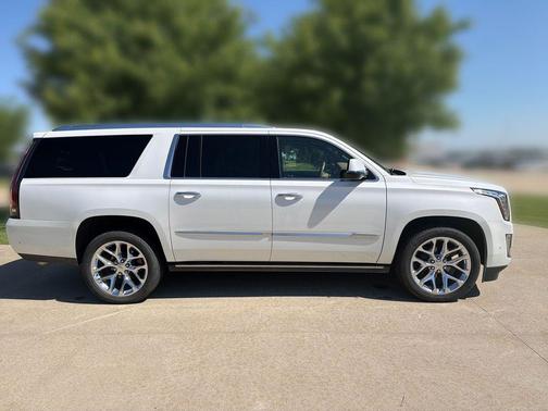Crystal White Tricoat 2019 Cadillac Escalade ESV Platinum