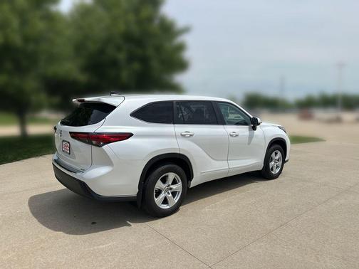 Wind Chill Pearl 2023 Toyota Highlander L