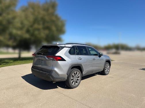 Silver Sky Metallic 2021 Toyota RAV4 XLE Premium