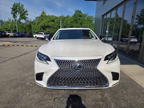 Eminent White Pearl 2018 Lexus LS 500 Base