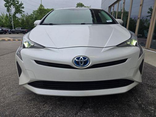 Blizzard Pearl 2016 Toyota Prius Two Eco