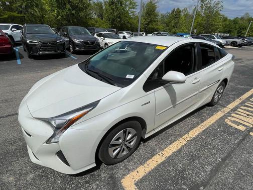 Blizzard Pearl 2016 Toyota Prius Two Eco