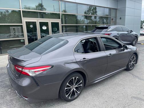 Predawn Gray Mica 2018 Toyota Camry SE