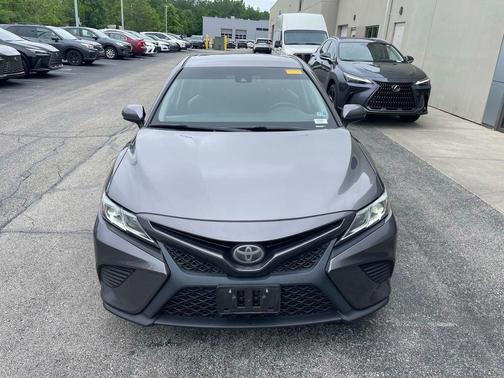 Predawn Gray Mica 2018 Toyota Camry SE