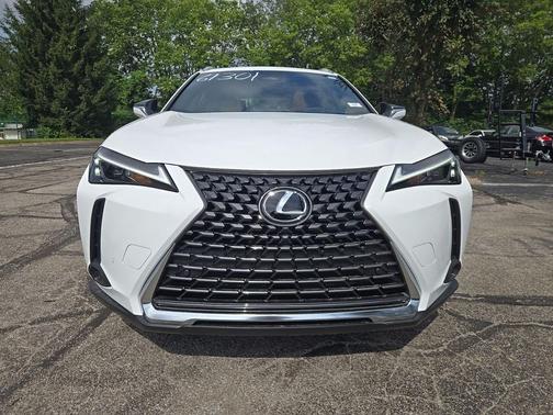 083 2026 Lexus UX 300h Premium
