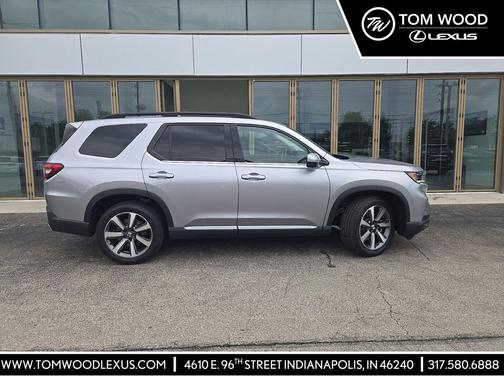 Lunar Silver Metallic 2025 Honda Pilot Elite