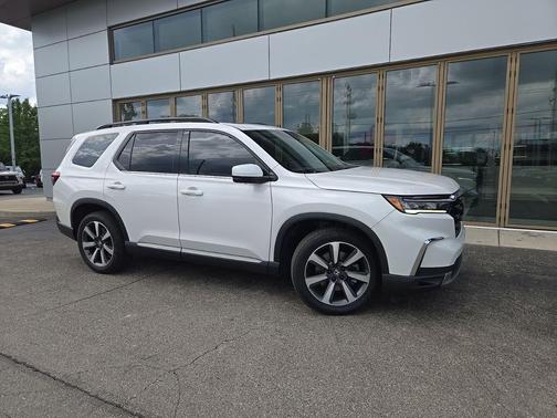 Platinum White Pearl 2023 Honda Pilot AWD Elite