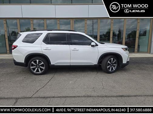 Platinum White Pearl 2023 Honda Pilot AWD Elite