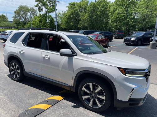 2023 Honda Pilot AWD Elite